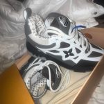 Louis Vuitton Men's Trainers - Image 2