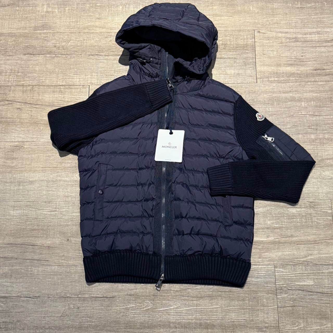 P0-1-246.jpg Moncler Men's Navy and Blue Jacket - Image 1