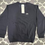 Alo Yoga Women's Navy and Blue Sweatshirt - Image 2