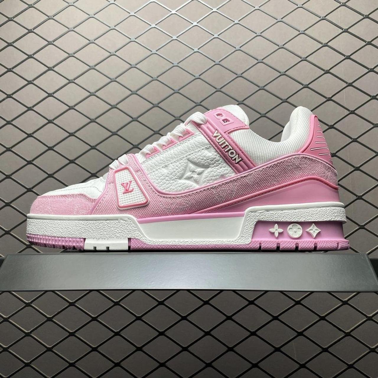 P0-125.jpg Louis Vuitton Men's multi Trainers - Image 1