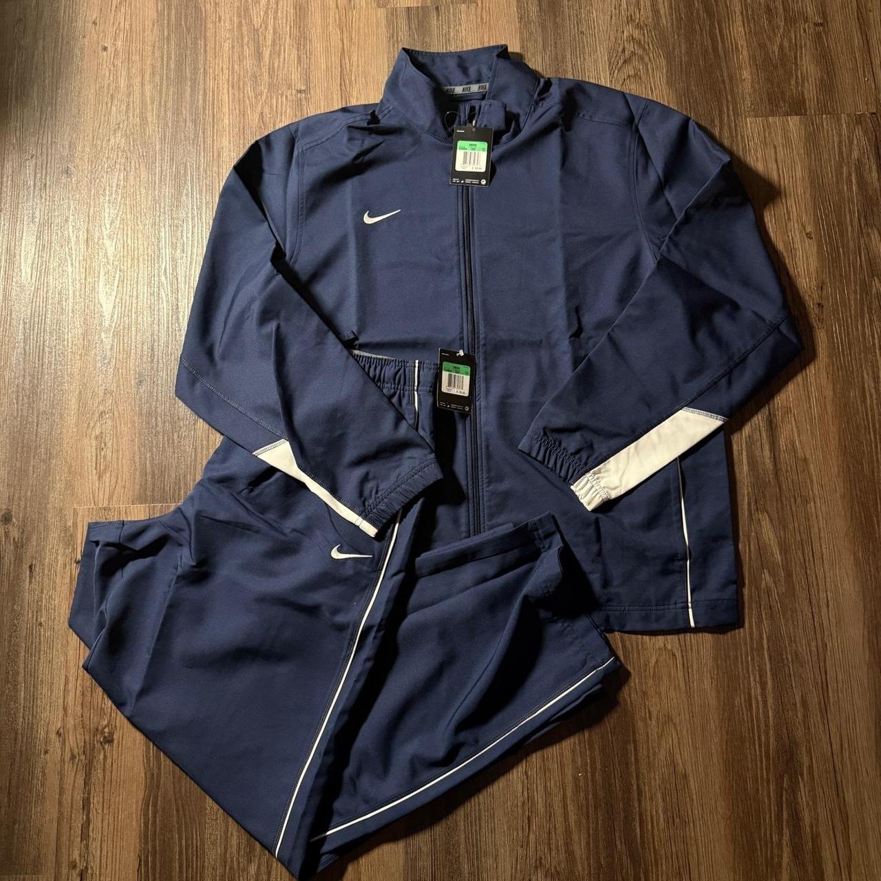 P0-19.jpg Nike Men's Blue and White Suit - Image 1