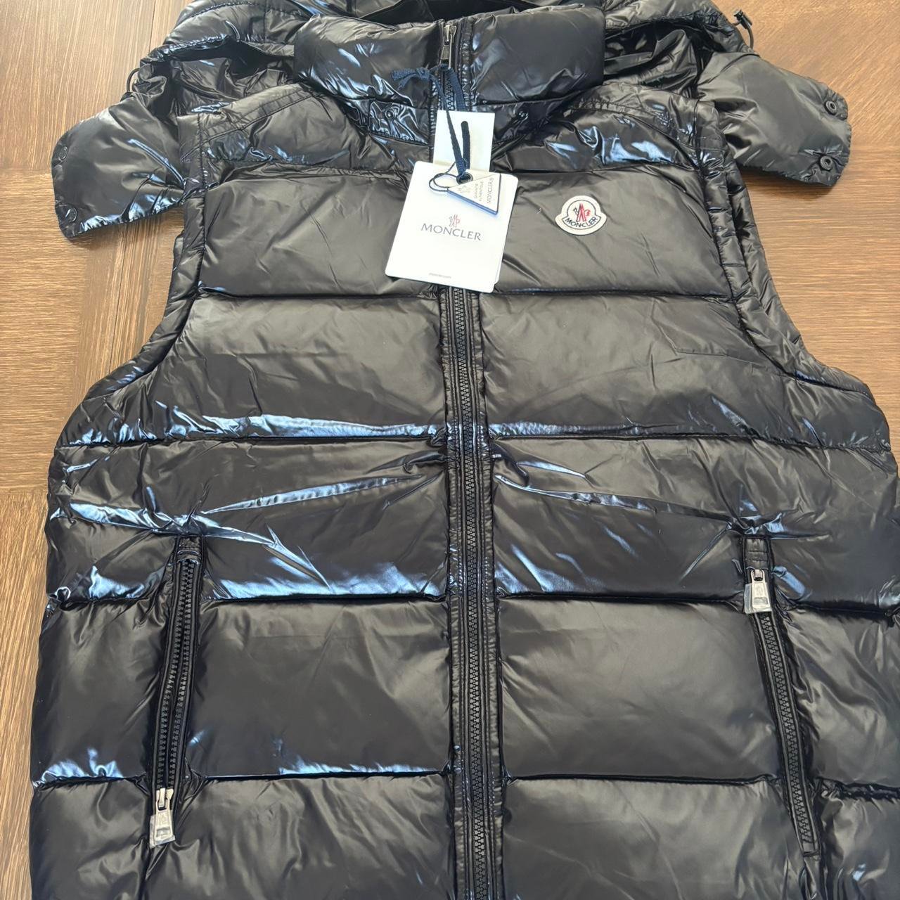 P0-2-222.jpg Moncler Men's Black and Navy Coat - Image 1