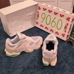 New Balance Men's Grey and Cream Trainers - Image 3