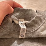 Alo Women's Grey Sweatshirt - Image 3
