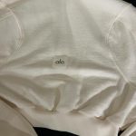 Alo Yoga Women's Cream Sweatshirt - Image 3