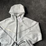 Nike Men's Grey Hoodie - Image 3