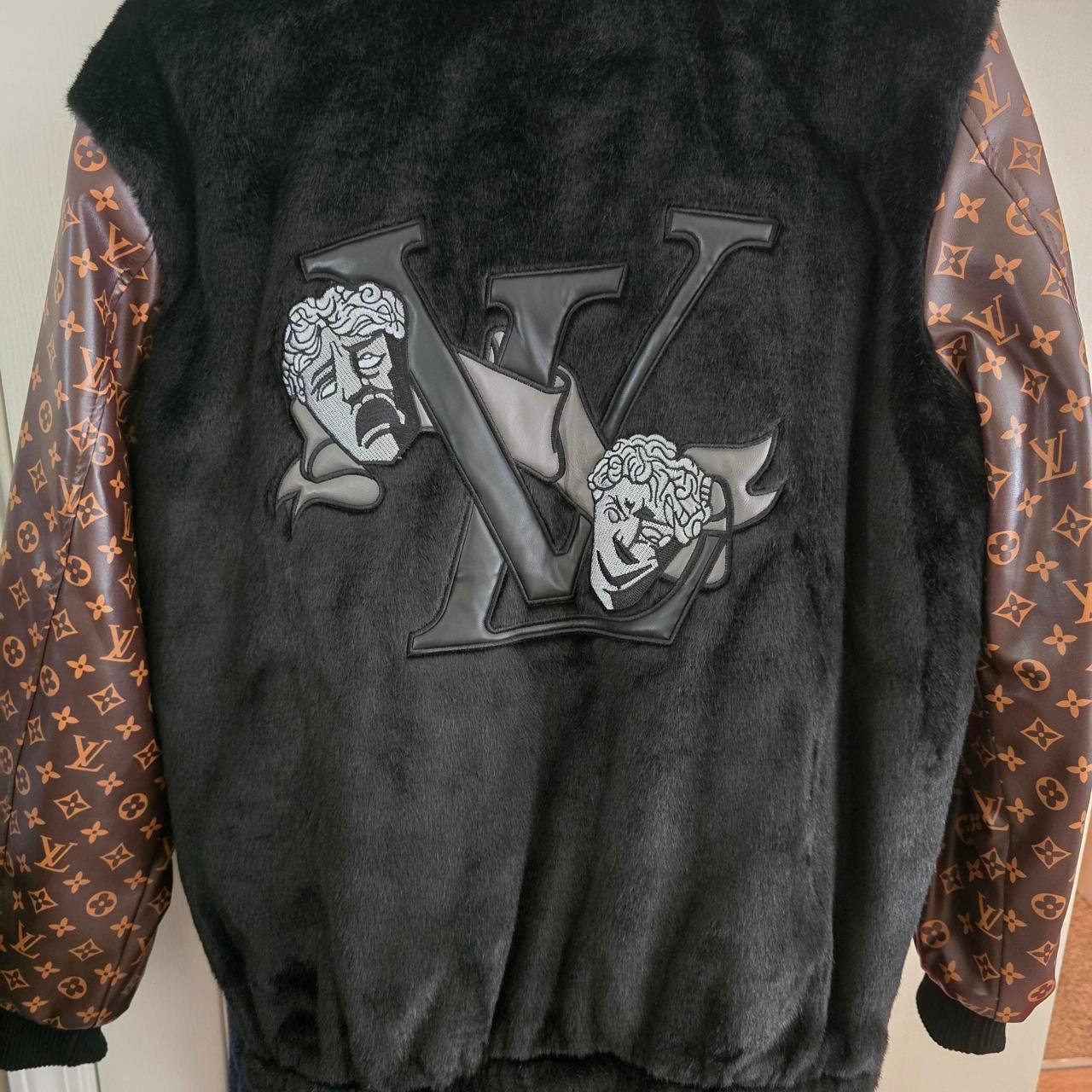 P0-200.jpg Louis Vuitton Men's Black and Brown Jacket - Image 1