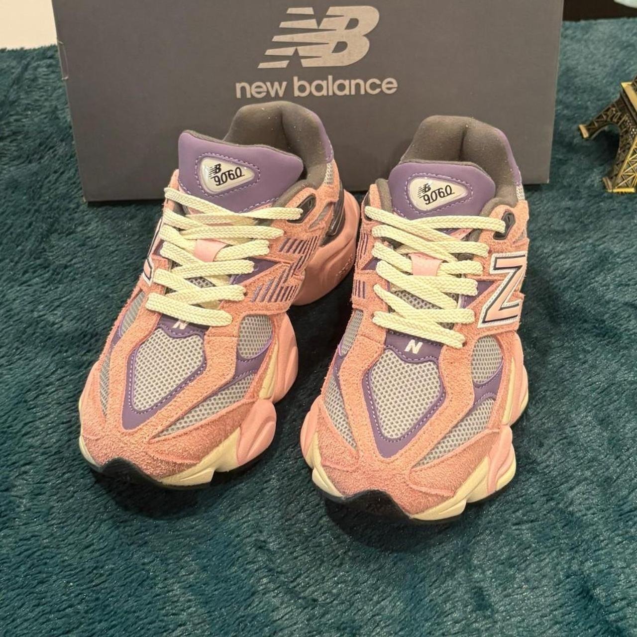 P0-299.jpg New Balance Men's Cream Trainers - Image 1