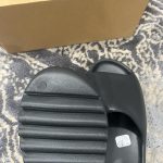 Yeezy Men's Black Slides - Image 4
