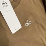 Alo Yoga Women's Tan and Brown Sweatshirt - Image 4