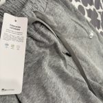 Alo Yoga Women's Grey Sweatshirt - Image 4