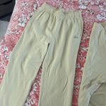 Alo Yoga Women's Cream and Tan Sweatshirt - Image 4