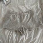 Aritzia Women's Cream and White Sweatshirt - Image 4