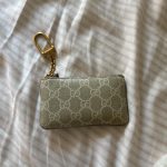 Gucci Women's White and Cream Wallet-purses - Image 4