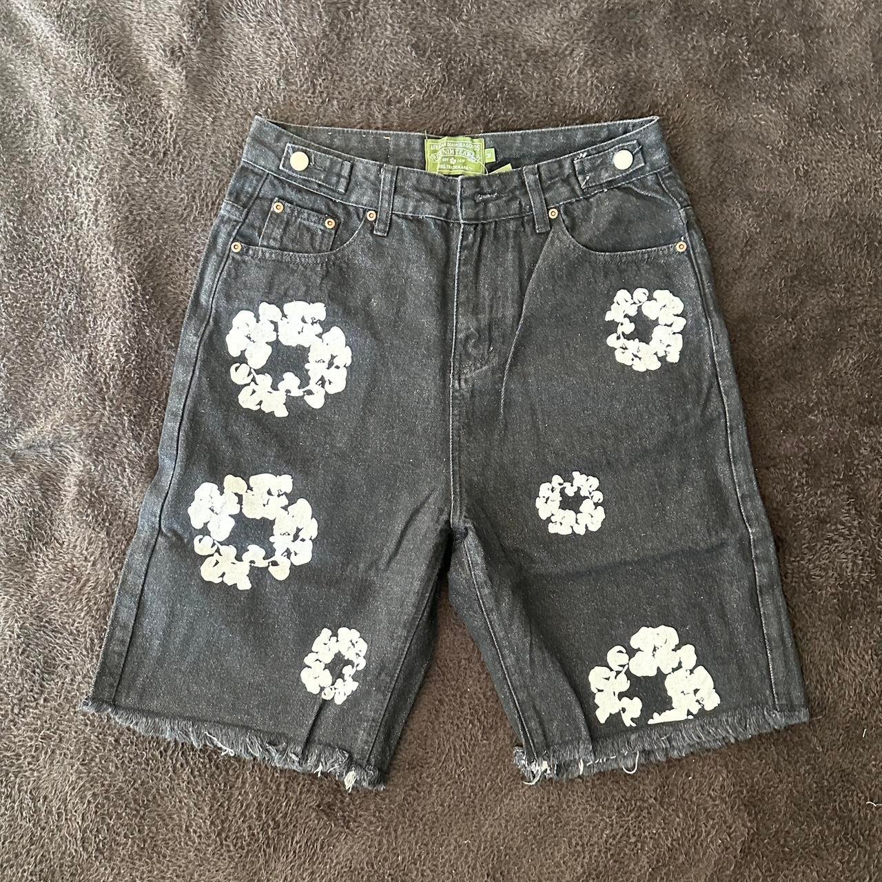 P0-369.jpg Denim Tears Men's Black Shorts - Image 1