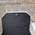 Alo Yoga Women's Grey Sweatshirt - Image 9