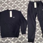 Alo Yoga Women's Navy and Blue Sweatshirt