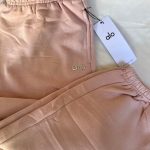 Alo Yoga Women's Pink Sweatshirt - Image 6