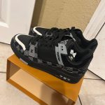 Louis Vuitton Men's Black Trainers - Image 7