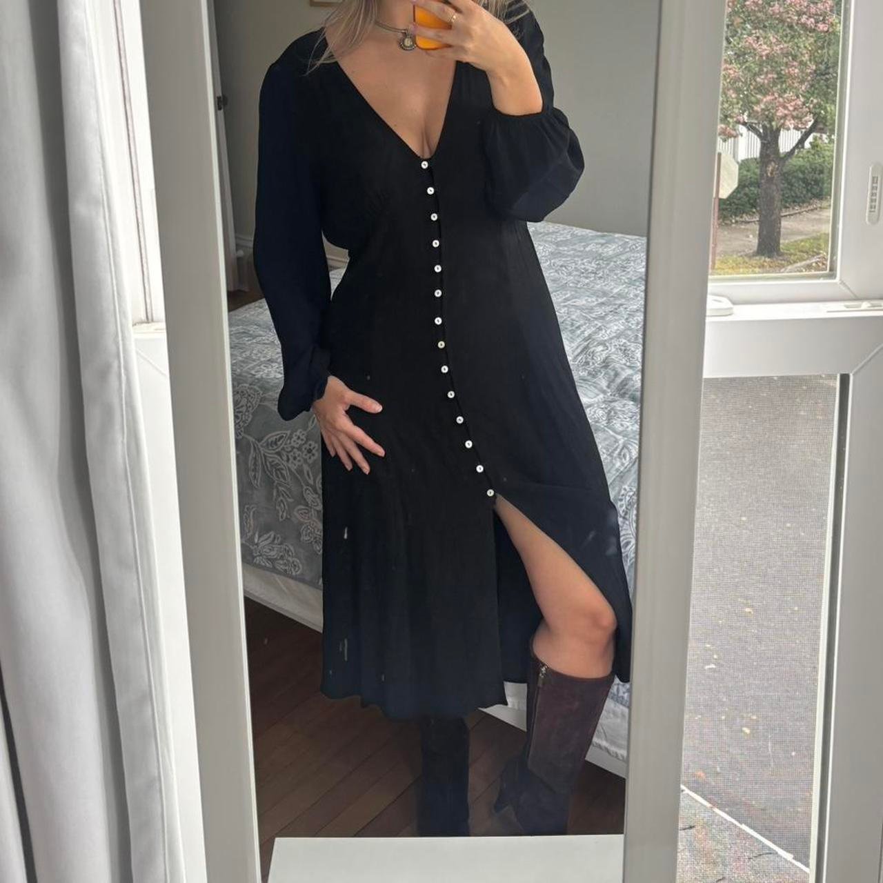 P0-611.jpg Aritzia Women's Black Dress - Image 1