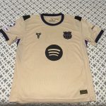 Nike Men's Tan and Cream T-shirt